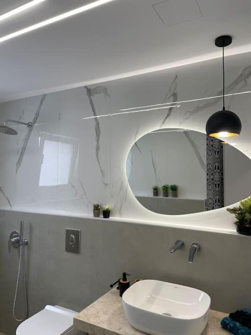 Beehouse Apartment Kalithies